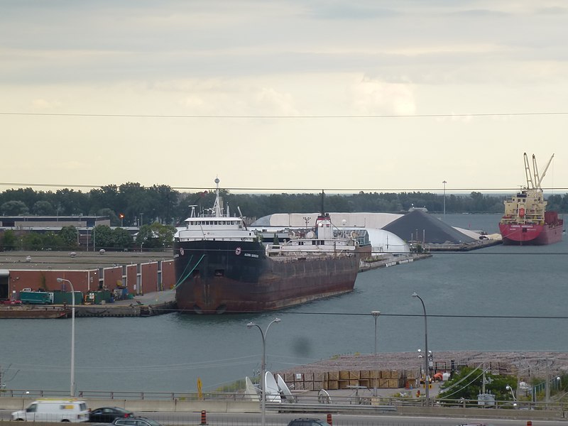 File:Algoma Quebecois and salty Federal Margaree moored in Toronto, 2013 09 04 -a.JPG