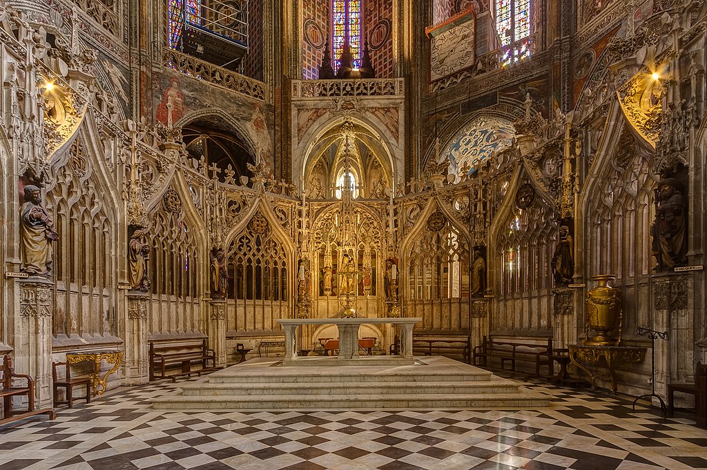 El coro de cánones de la Catedral Santa Cecilia en Albi