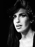 Amy Winehouse in 2008.jpg