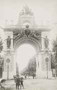 Arco trionfale della Gran Vía.