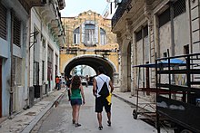 Arco de Belen in Havana, Cuba, built in 1775 Arco de Belen. Habana Vieja, La Habana, Cuba. Agosto de 2016 01.jpg