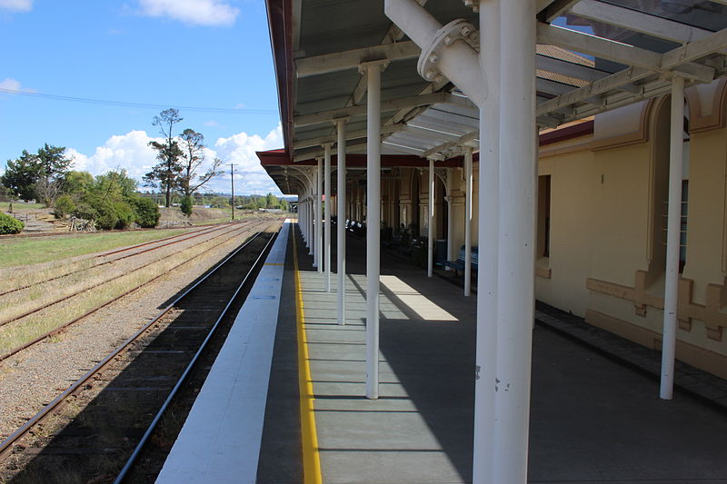 File:Armidale, NSW station 1.JPG