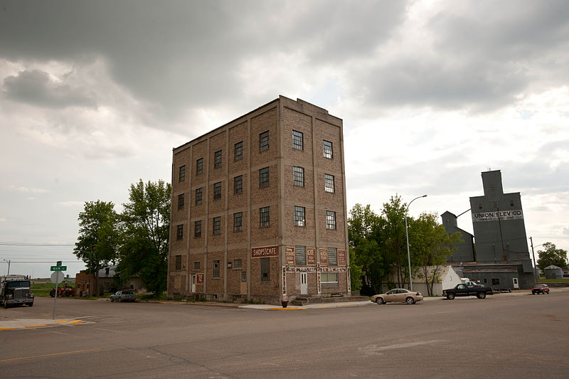 File:Ashley, North Dakota Shops Cafe.jpg