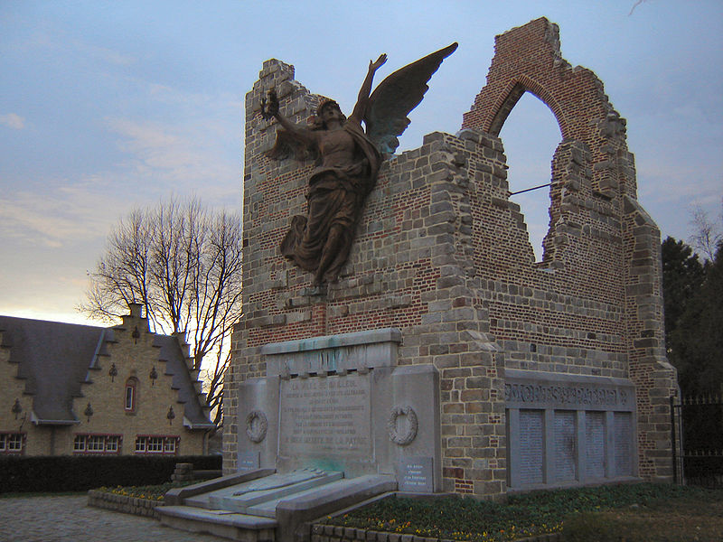File:Bailleul (Nord) - War monument.jpg