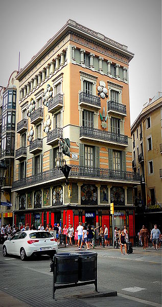 File:Barcelona - La Rambla 06.JPG