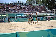 Deutsch: Beachvolleyball bei den Olympischen Jugendspielen 2018; Tag 11, 17. Oktober 2018; Jungen, Spiel um Platz 3 – Argentinien-Ungarn 2:0 (21–15/21–15) English: Beach volleyball at the 2018 Summer Youth Olympics at 17 October 2018 – Bronze Medal Match – Argentina-Hungary 2:0 (21–15/21–15)