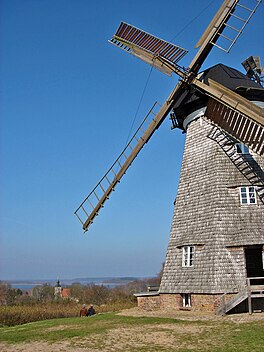 Benz Holländer Windmühle Berg Dorf Schmollensee.jpg