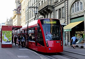 Tram bij Bern Bahnhof.