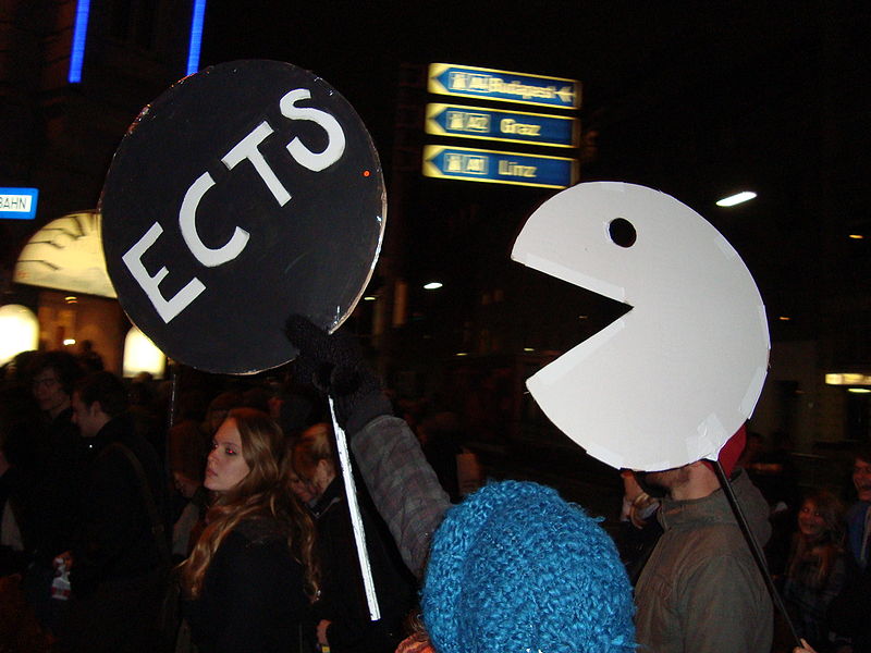 File:Bildungsaktionstag Demo-Wien 2009 Pacman.jpg