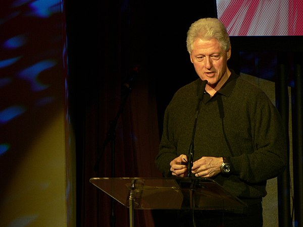 Bill Clinton addresses TED, 2007.