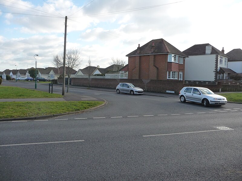 File:Bournemouth , Muscliff - Cox Avenue - geograph.org.uk - 1704400.jpg