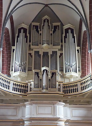 Brandenburg St. Gotthardt Orgel (2).jpg