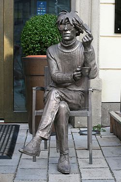Статуя Энди в Братиславе, Словакия