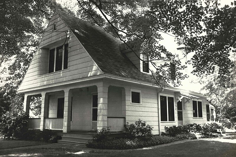 File:Brice Marden's House in Briarcliff Manor.jpg