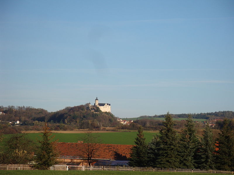 File:Burg Ranis 2013.jpg