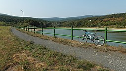 CHODNÍK PRI PRIEHRADE - panoramio.jpg