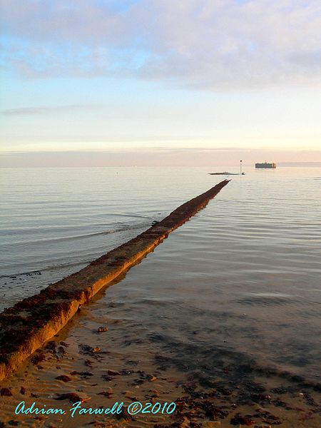 File:Calshot Beach and Palmerston fort - panoramio.jpg