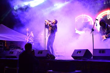 Carlos Kesedihan dalam konser di Monopol Festival Musik 03.jpg