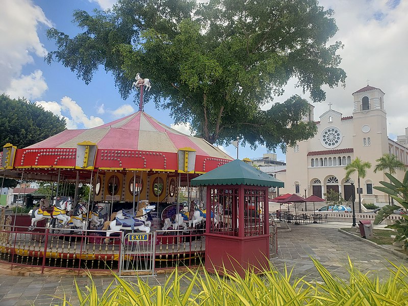 File:Carousel and church at main plaza in Caguas, Puerto Rico.jpg