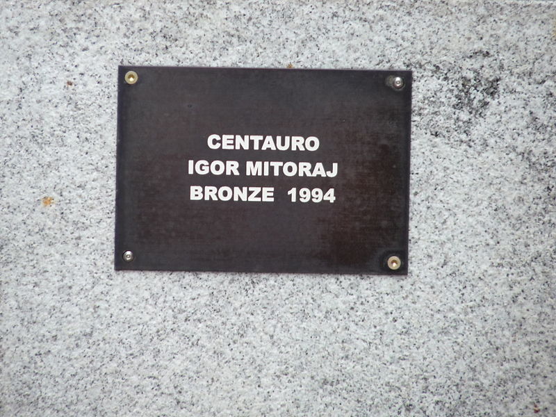 File:Centauro by Igor Mitoraj in March 2011 plaque.jpg