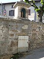 Français : Fontaine St-Roch, face est, Chabanais, France