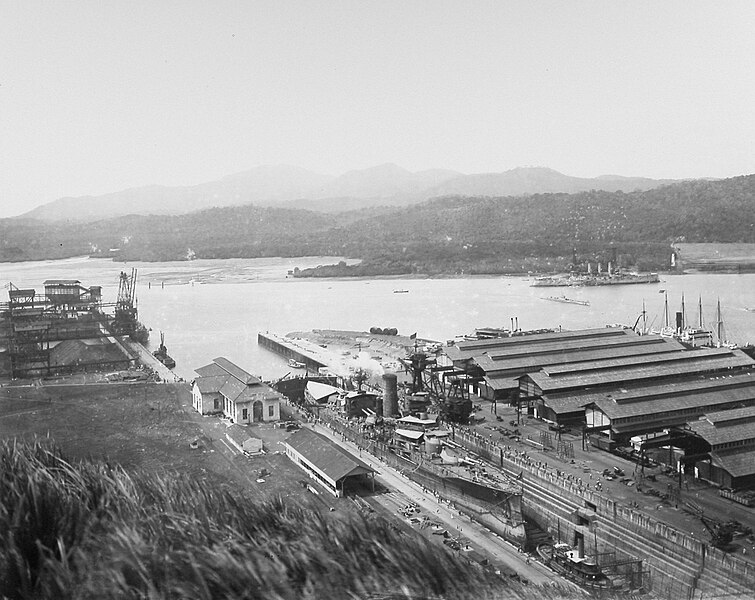 File:Chilean Battleship Almirante Latore in drydock, Balboa, CZ January 17, 1921.jpg