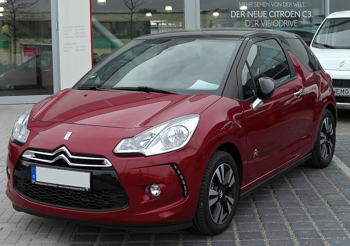 File:Citroën DS3 VTi 120 Airdream SoChic front-1 20100425.jpg - Wikipedia