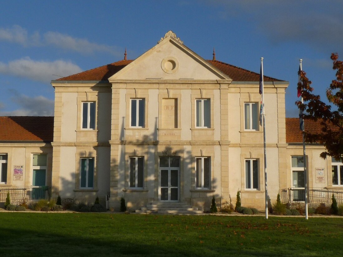 File:Clerac17 mairie.JPG