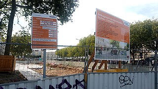 Photo des panneaux de travaux de 2020/2021 du Cours Franklin-Roosevelt et de la partie "Commerce - Brancas" du pôle d'échanges central de Nantes "Commerce".