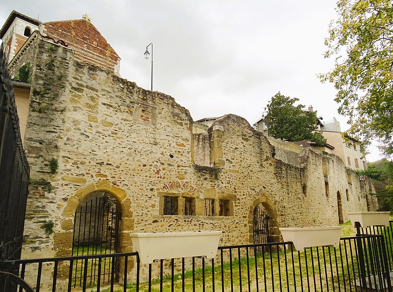 File:Communs du château de la Porte.jpg