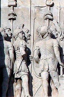 Constantine arch troops