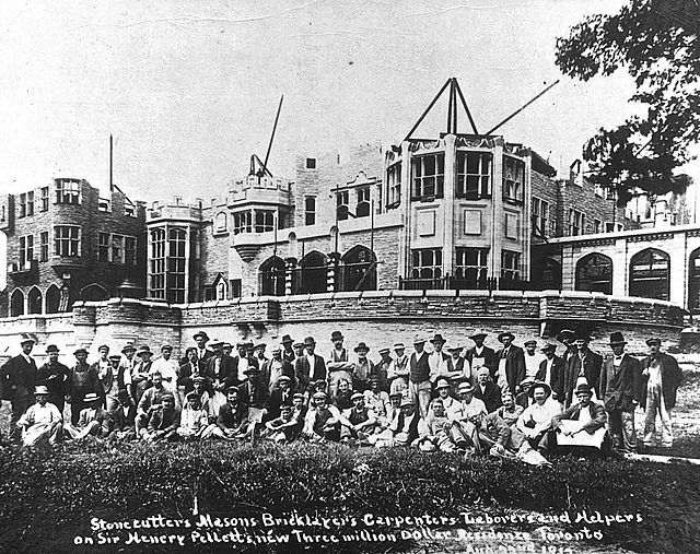 Construction of Casa Loma, c. 1912