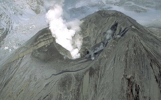 mount spurr eruption