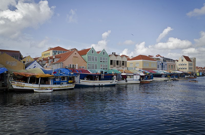 File:Curacao - Floating Market (8338593864).jpg