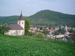 evangelický kostel nad obcí