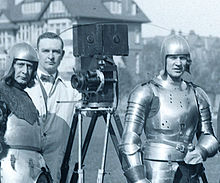Detailed view of early movie camera (5069098565).jpg