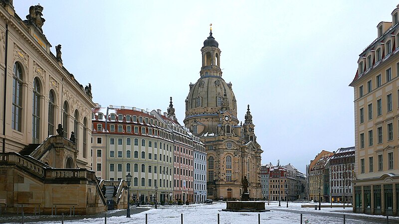 File:Dresdener Frauenkirche vom Juedenhof 2.jpg