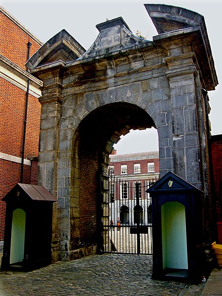 File:Dublin Castle - Exterior view of Corke Hill Gate - geograph.org.uk - 3690316.jpg