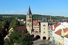 Nikolaikirche und Nikolaitor aus dem 12. Jahrhundert im Stil der Romanik