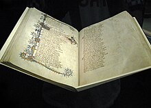 Ellesmere Manuscript, an early 15th-century manuscript of Geoffrey Chaucer's The Canterbury Tales, housed in the library Ellesmere Manuscript in Huntington Library.jpg