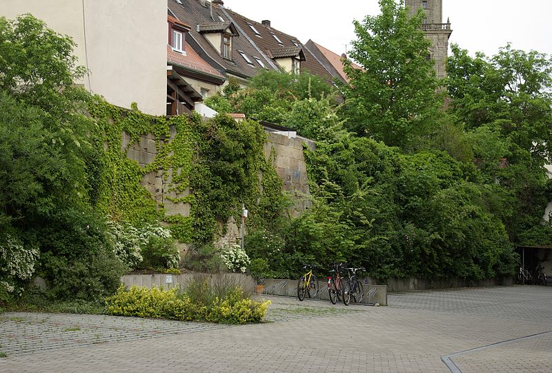 File:Erlangen Fuchsengarten Stadtmauer 001.JPG