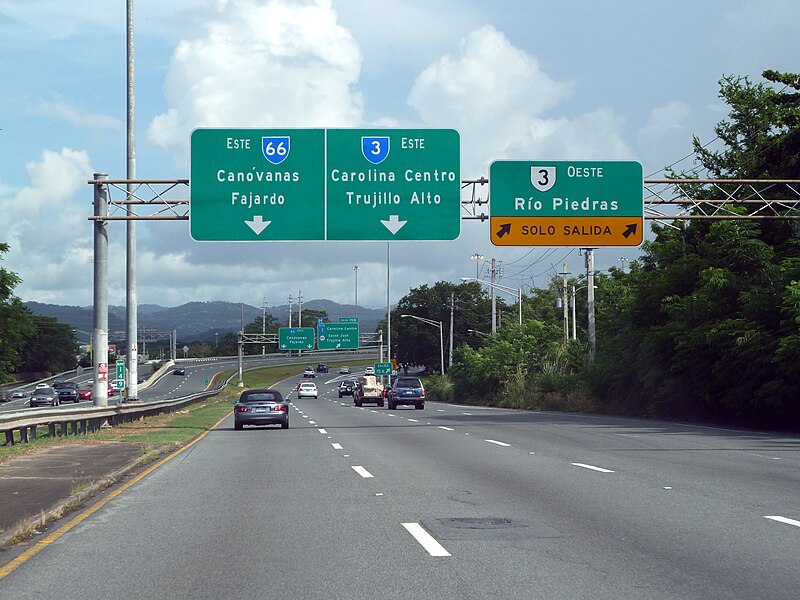 File:Exit for Río Piedras, Puerto Rico Highway 3 West.jpg