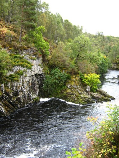 File:Falls of Shin - east bank - geograph.org.uk - 1513918.jpg