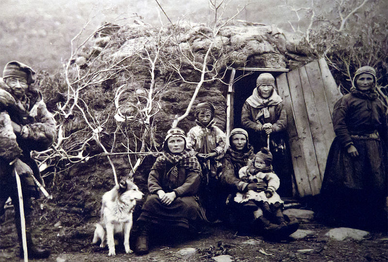 File:Familia Sami.jpg