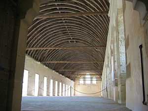 Dormitorij v samostanu Fontenay, Francija. Sedanji strop, zgodnja 1500-ta.