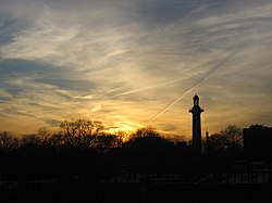 Sunset over the Prison Ship Martyrs' Monument in Fort Greene Park Fort greene park sunset.jpg