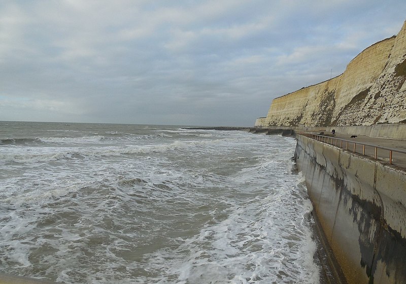 File:Frothy Sea at Saltdean - geograph.org.uk - 4274173.jpg