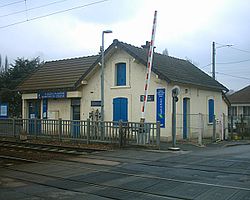 Station Saint-Ouen-l&#039;Aumône-Quartier de l&#039;Église