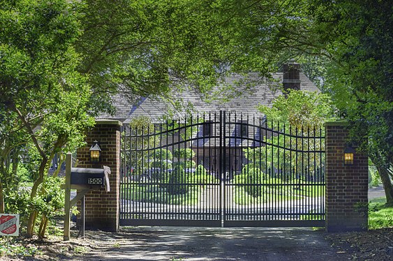 Gated Entrance to Briarwood.jpg