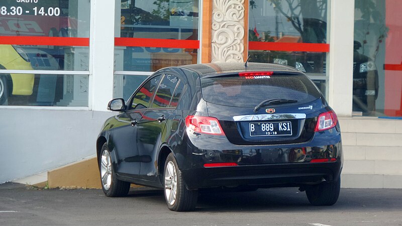 File:Geely Emgrand 7 Hatchback, Denpasar.jpg